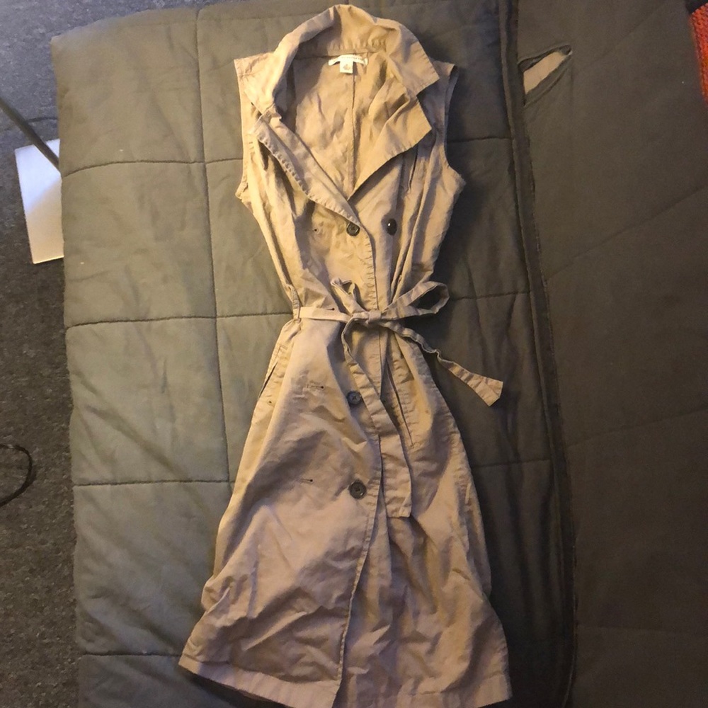 Banana republic sleeveless trench